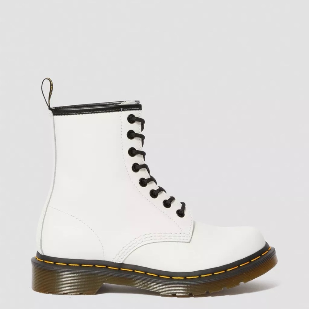1460 WOMEN'S SMOOTH LEATHER LACE UP BOOTS